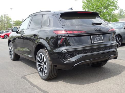 New 2026 Audi Q3 quattro 2.0T AWD/4WD image 3