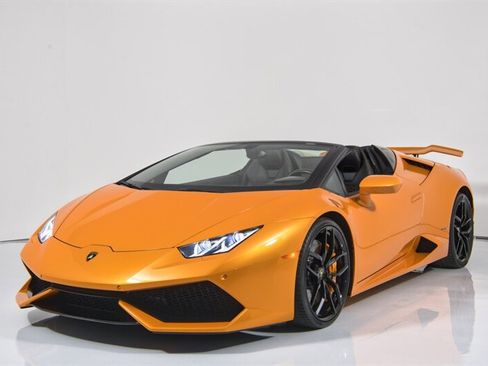 Used 2017 Lamborghini Huracan LP 610-4 AWD/4WD image 4