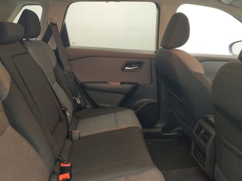 Used 2022 Nissan Rogue SV image 19