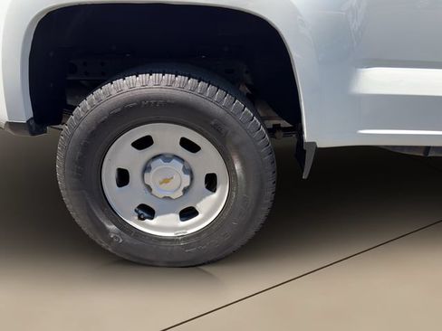 Used 2017 Chevrolet Colorado W/T AWD/4WD image 36