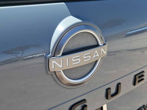 Used 2023 Nissan Rogue SV w/ SV Premium B Package AWD/4WD image 11