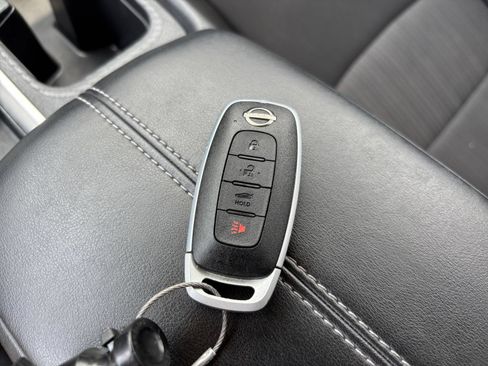 Used 2025 Nissan Sentra SV FWD image 17