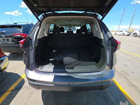Used 2025 Nissan Rogue SV AWD/4WD image 10