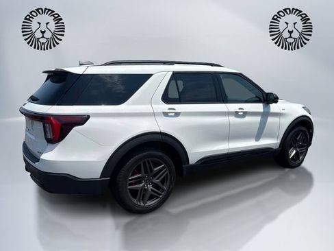 New 2026 Ford Explorer ST-Line w/ ST-Line Street Pack AWD/4WD image 5