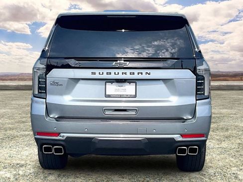Used 2025 Chevrolet Suburban High Country RWD image 6