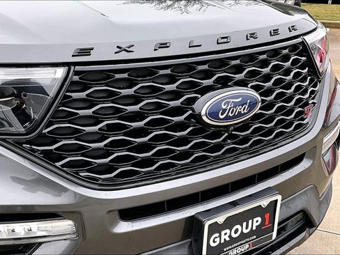 Used 2020 Ford Explorer ST w/ Premium Technology Package image 29