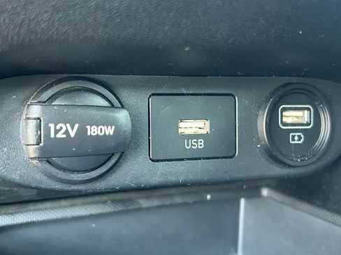 Used 2023 Hyundai Elantra SEL FWD image 16