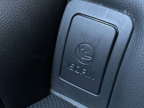 Used 2025 Genesis G70 2.5T image 16