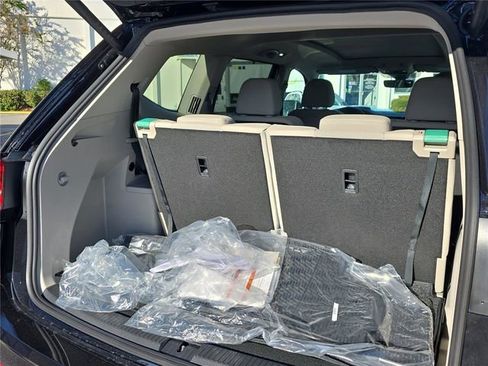 New 2026 Volkswagen Atlas SE image 9