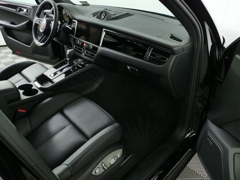New 2026 Porsche Macan Turbo AWD/4WD image 20