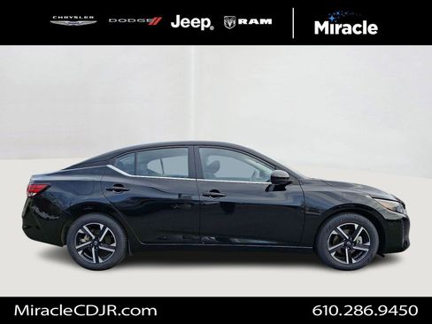 Used 2025 Nissan Sentra SV FWD image 7