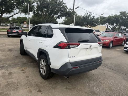 Used 2019 Toyota RAV4 XLE FWD image 7