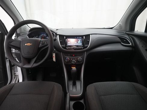 Used 2017 Chevrolet Trax LS FWD image 5