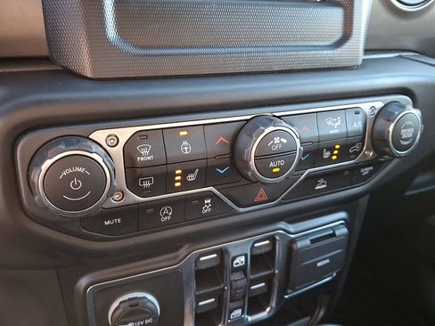 Certified 2022 Jeep Wrangler Unlimited Sport image 17