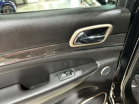 Used 2017 Jeep Grand Cherokee Overland image 28