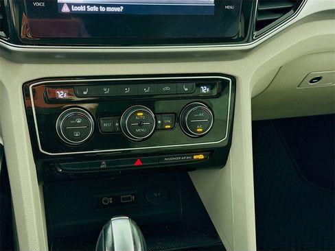 Used 2018 Volkswagen Atlas SEL w/ R-Line Package image 9