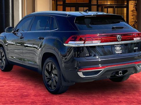 Used 2024 Volkswagen Atlas Cross Sport SE FWD image 11