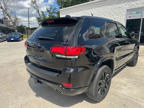 Used 2021 Jeep Grand Cherokee Laredo X image 4