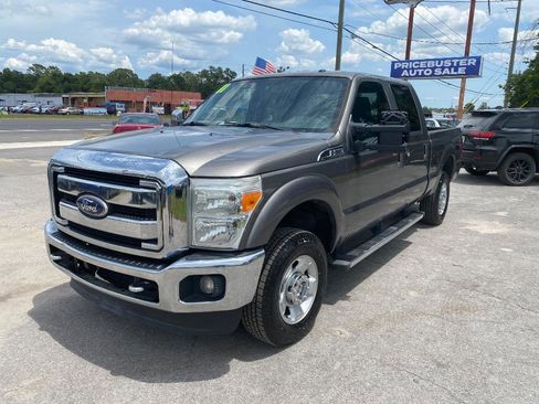 Used 2011 Ford F250 XLT w/ XLT Premium Pkg AWD/4WD image 2