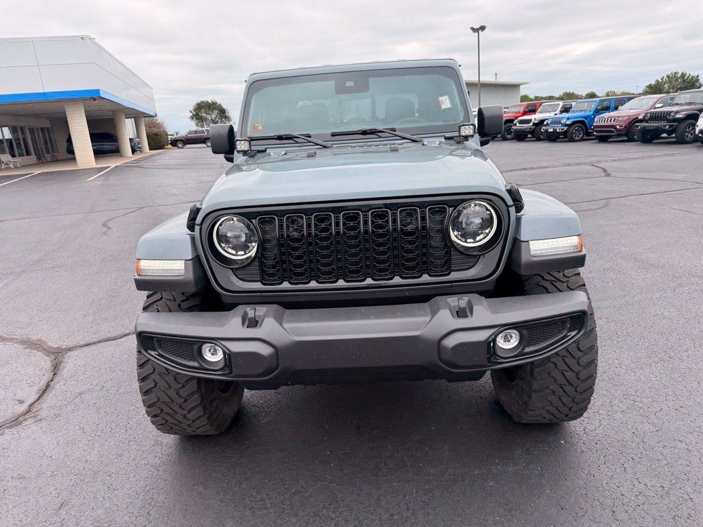Used 2025 Jeep Gladiator Sport AWD/4WD image 9