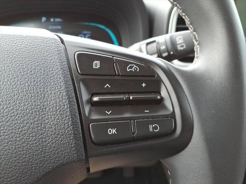 Used 2025 Hyundai Venue SEL FWD image 20