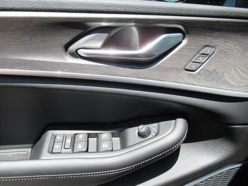 New 2026 Jeep Grand Cherokee Limited AWD/4WD image 20
