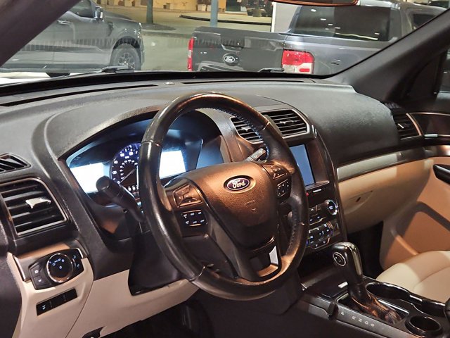 Used 2019 Ford Explorer XLT w/ Equipment Group 202A FWD image 8