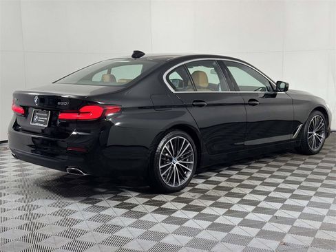 Used 2023 BMW 530i xDrive w/ Premium Package image 10