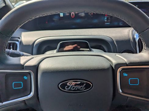 New 2025 Ford Expedition Platinum w/ Stealth Performance Package image 31