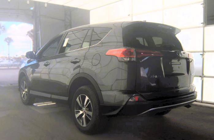 Used 2018 Toyota RAV4 XLE FWD image 6