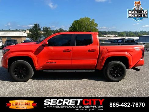 Used 2024 Toyota Tacoma TRD Sport AWD/4WD image 8