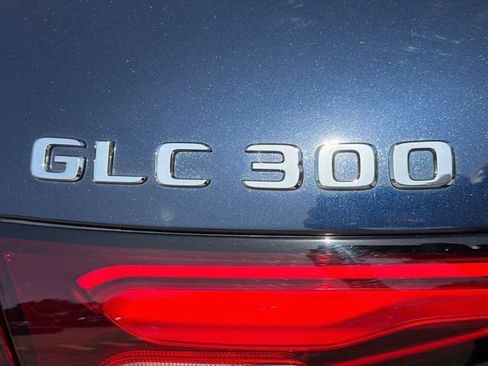 Used 2023 Mercedes-Benz GLC 300 image 11