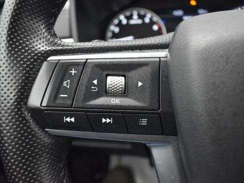 Used 2024 Mitsubishi Outlander FWD image 23