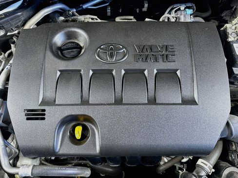 Used 2021 Toyota C-HR Limited FWD image 28