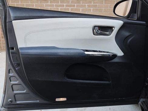 Used 2013 Toyota Avalon XLE FWD image 12