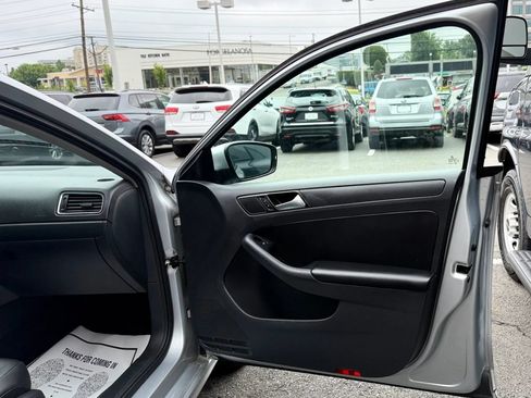 Used 2014 Volkswagen Jetta SE FWD image 27