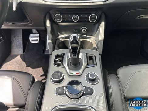Used 2022 Alfa Romeo Stelvio Veloce image 15