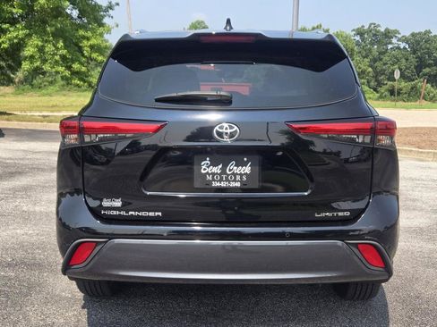 Used 2023 Toyota Highlander Limited FWD image 8