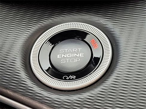 Used 2025 Jeep Grand Cherokee Laredo X image 29