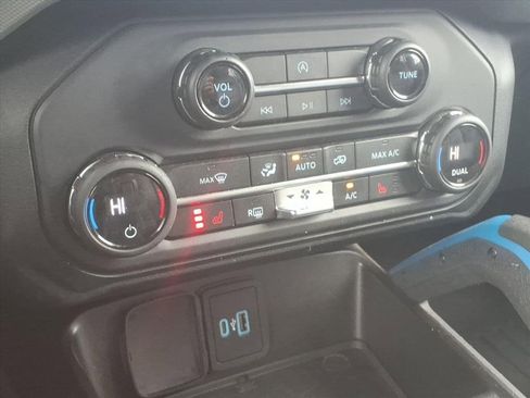 Used 2021 Ford Bronco Black Diamond image 8