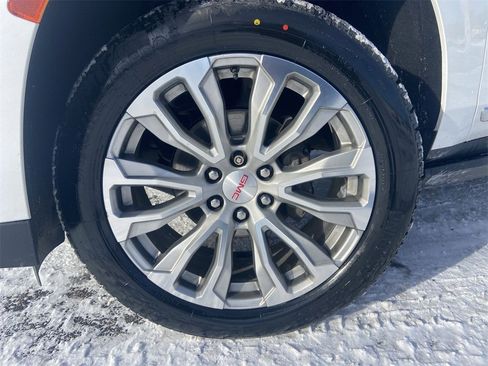 Certified 2022 GMC Yukon Denali w/ Denali Premium Package image 34