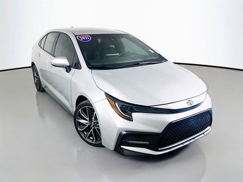 Used 2021 Toyota Corolla SE FWD image 2