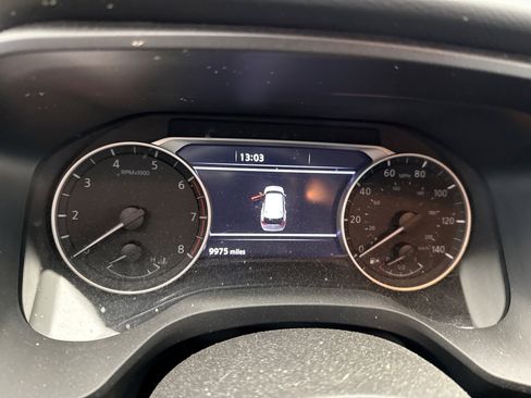 Used 2024 Nissan Rogue S image 9