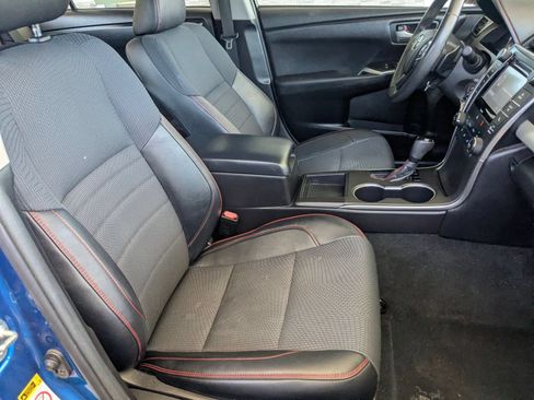 Used 2017 Toyota Camry SE w/ Moonroof Package FWD image 26