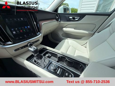 Used 2019 Volvo S60 T5 Momentum w/ Multimedia Package FWD image 33
