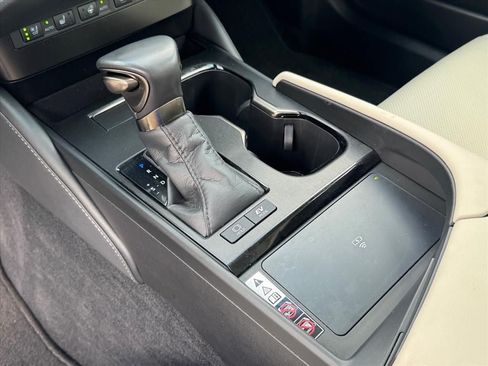 Used 2024 Lexus ES 300h Ultra Luxury w/ Accessory Package (Z1) FWD image 21