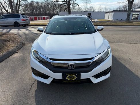 Used 2016 Honda Civic Touring image 2