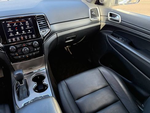 Used 2022 Jeep Grand Cherokee Limited image 32