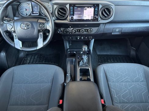 Used 2019 Toyota Tacoma TRD Off-Road AWD/4WD image 14