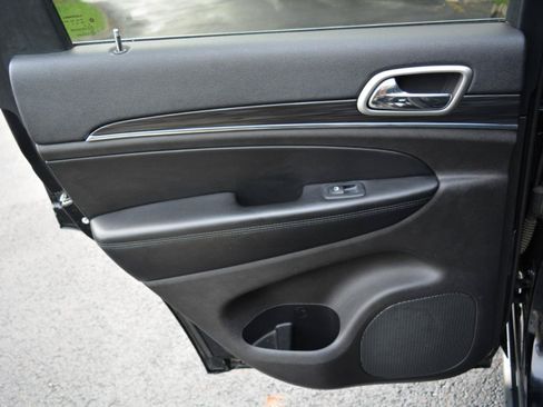 Used 2019 Jeep Grand Cherokee Limited RWD image 14